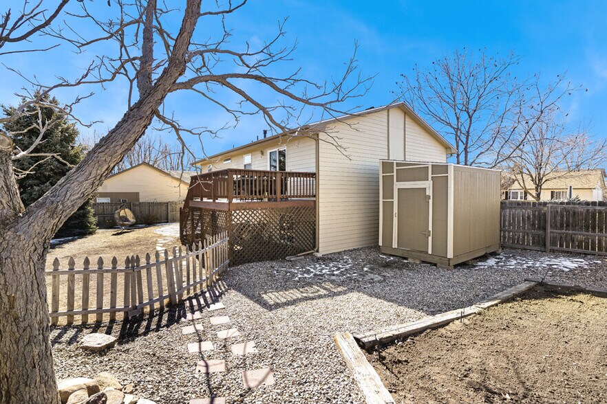 Garden area and large shed in the backyard - 500 Broadview Dr