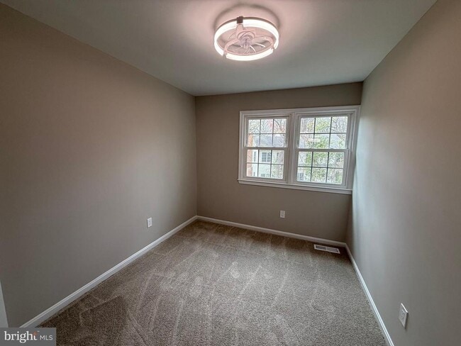 Building Photo - 4924 McFarland Dr