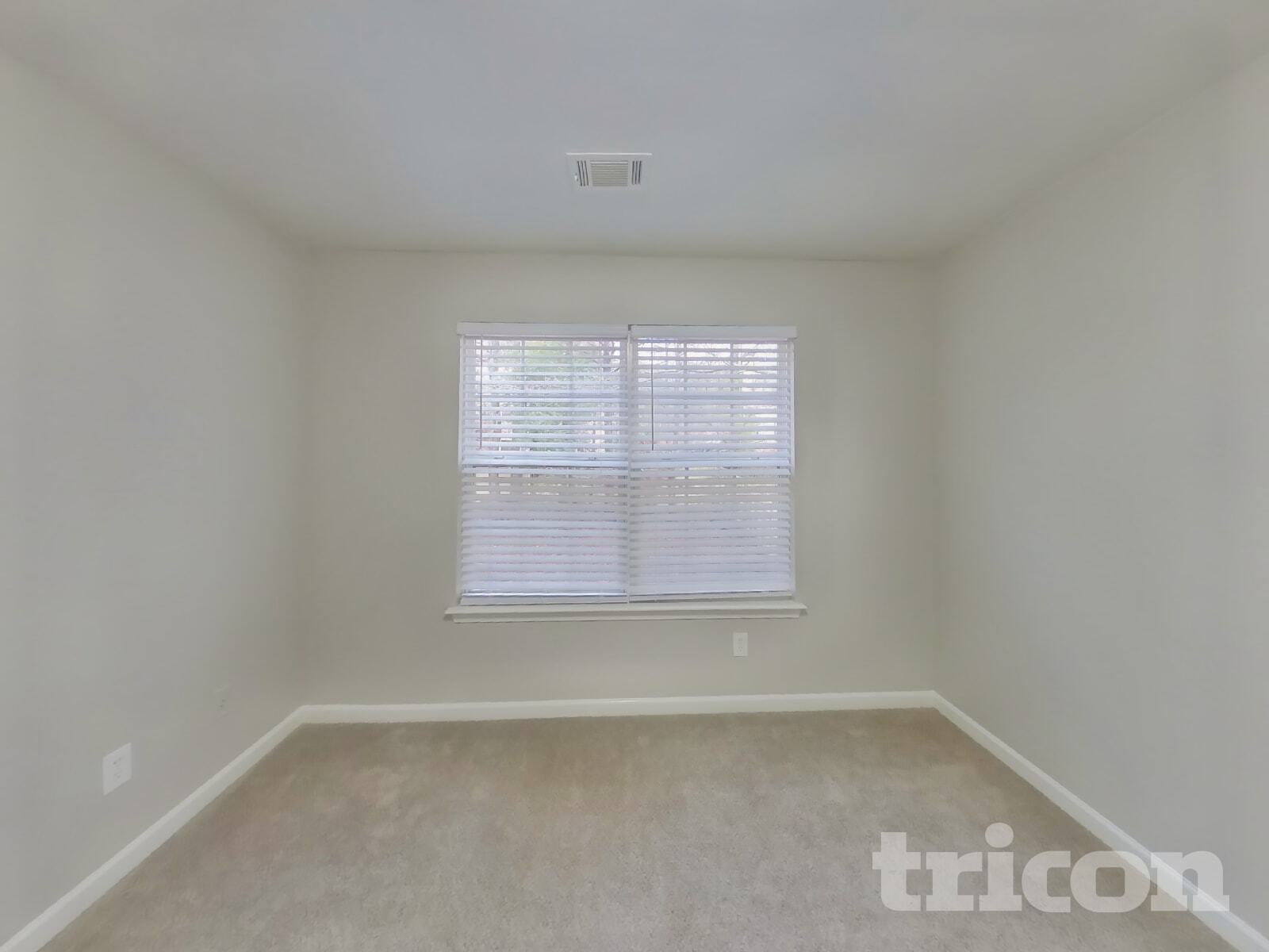 Building Photo - 18 Rockridge Dr