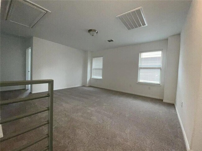 Building Photo - 157 Munk Ln