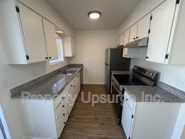 Interior Photo - The Keys