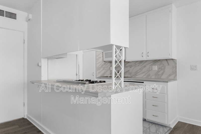 Building Photo - 46075 Ocotillo Dr