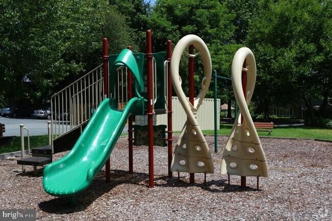 Building Photo - 203 Idlewild Rd