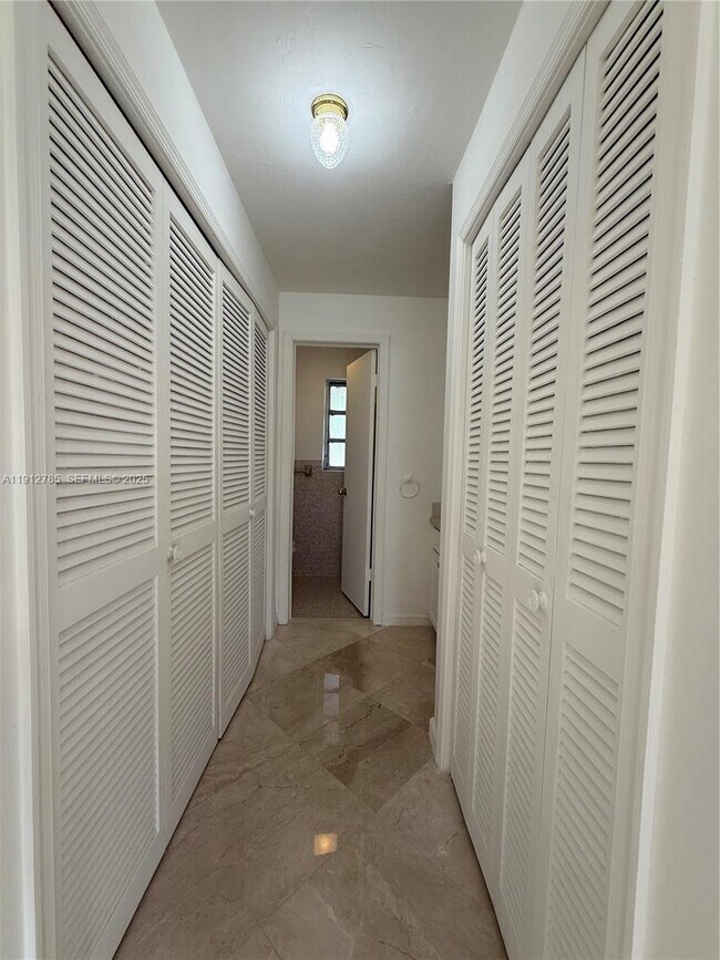 Building Photo - 300 NW 42nd St