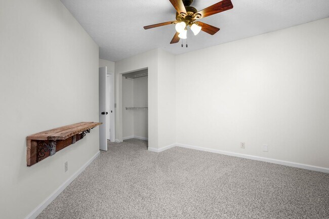 Building Photo - 114 Waters Edge Ln