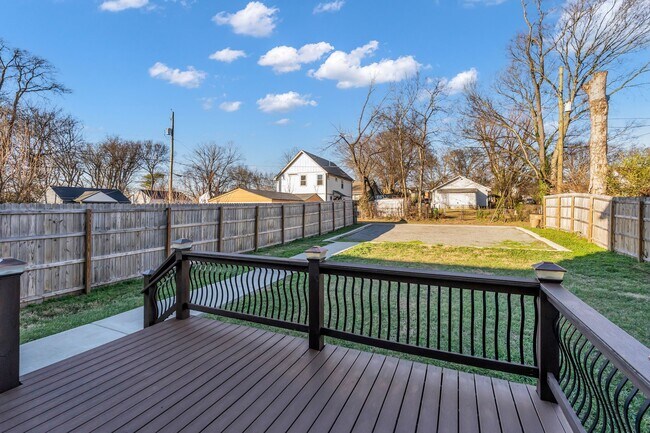 Building Photo - 2312 Buchanan St