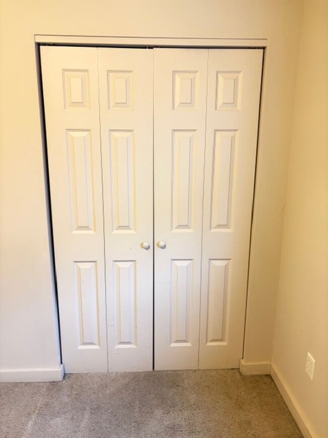 Building Photo - 3 Bedrooms 2 1/2 Bathroom Bozeman Townhouse - Great Location