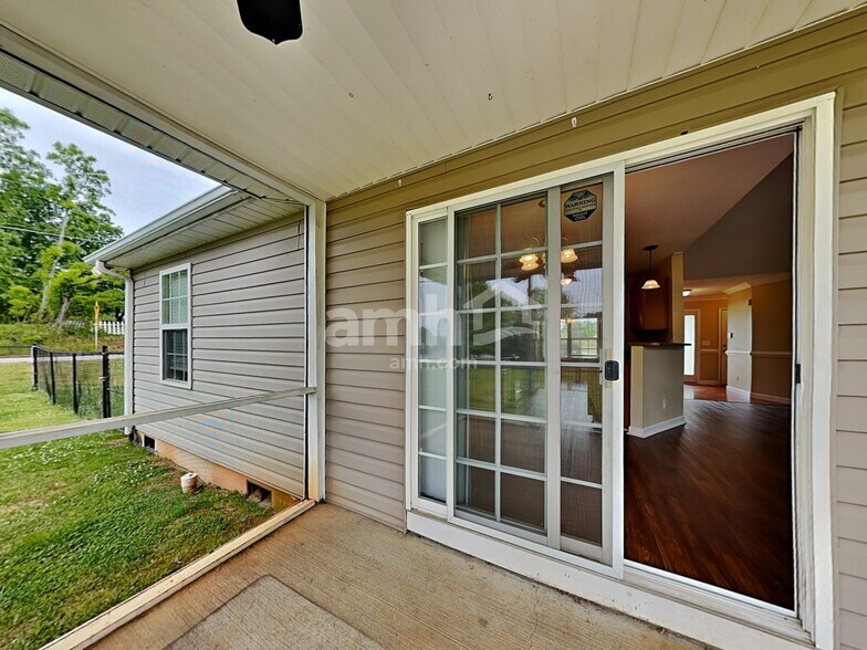 Building Photo - 2 Gratiot Ln