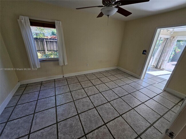 Building Photo - 2016 NE 26th Dr