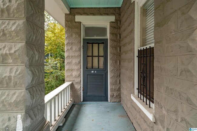 Building Photo - 2919 10th Ave S