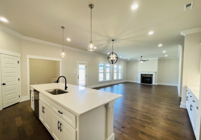 Building Photo - 8889 Mountain Preserve Blvd SE