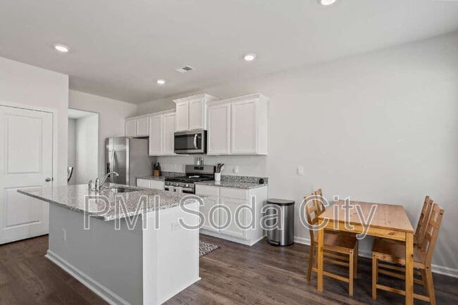 Building Photo - 626 Quartz Ln