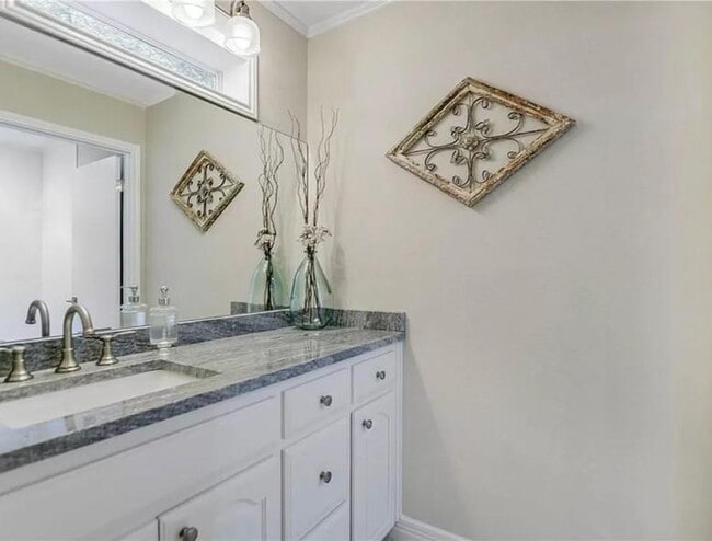 Building Photo - 1100 St Williams Ave