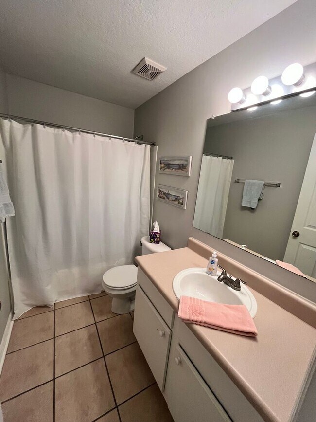 Building Photo - Anastasia Island Condo for Rent! ONE CAR GARAGE UNIT INCLUDED!