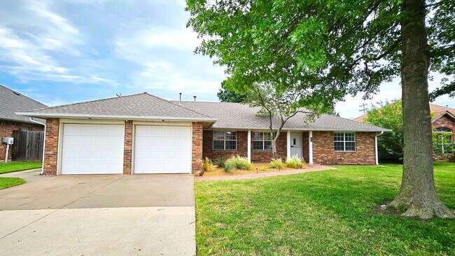 Primary Photo - Inviting Home with Bonus Workshop Space!