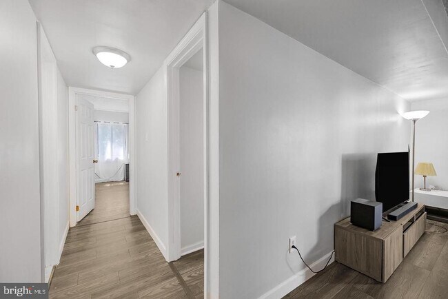 Building Photo - 3808 Laramie Pl