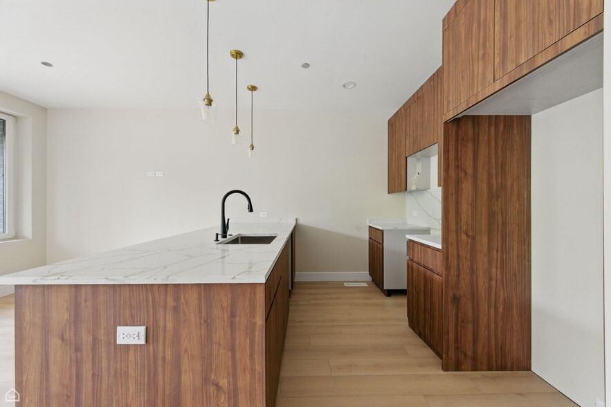 Unit 202 - 3045 W Irving Park Rd