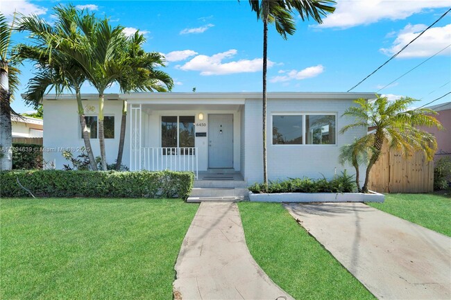 Building Photo - 6450 SW 28th St