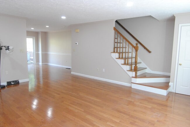 Building Photo - 25 Cadogan Way