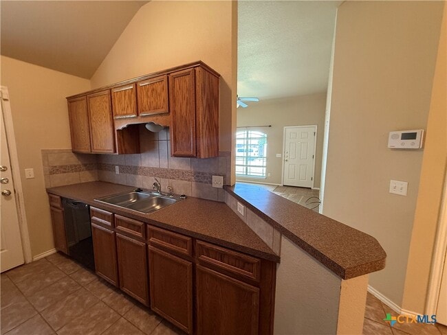Building Photo - 4205 Cambridge Dr