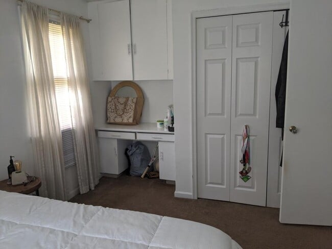 Building Photo - 5723 S 34th Ave