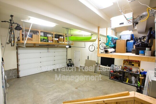 Building Photo - 16439 Mills Park Cir