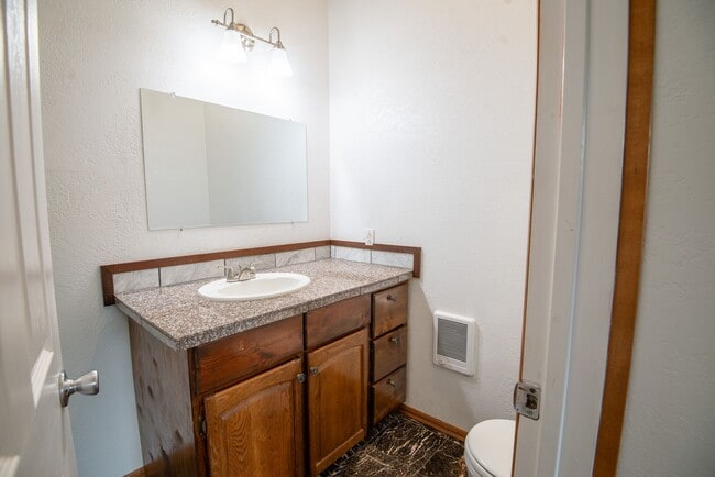 Building Photo - Single-level Home Near Salem's revitalized downtown