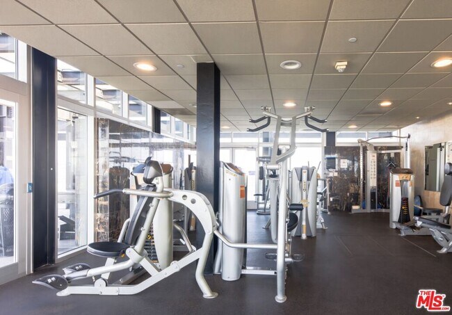 Building Photo - 3810 Wilshire Blvd