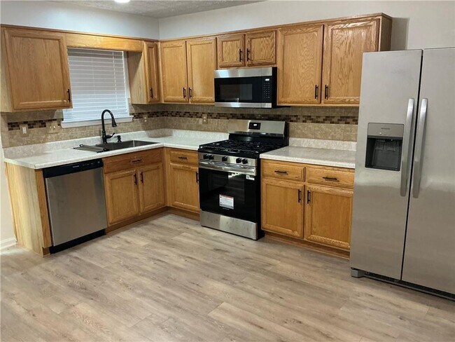 Building Photo - 3127 Fields Dr