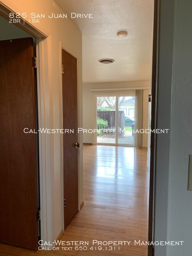 Building Photo - 825 San Juan Dr