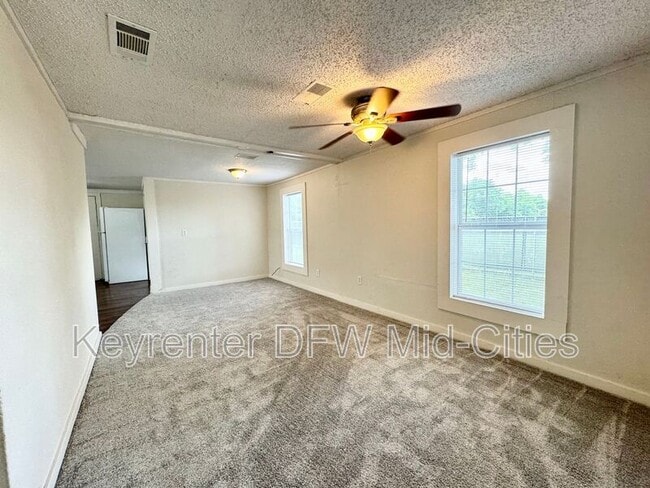 Building Photo - 313 Worthview Dr