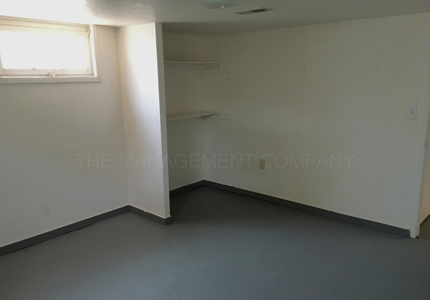 Building Photo - 2395 E 3000 N