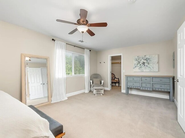 Building Photo - Beautifully Updated North Fresno 3/3