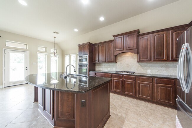 Building Photo - 27106 Cross Pointe Ct