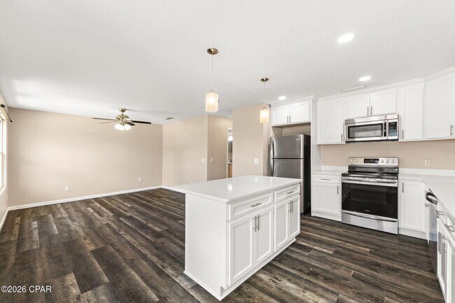 Building Photo - 2716 Oak Hammock Dr