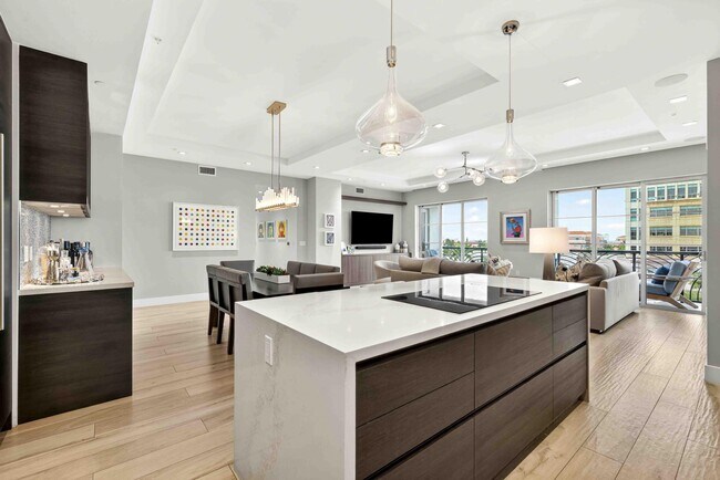 Building Photo - 155 E Boca Raton Rd