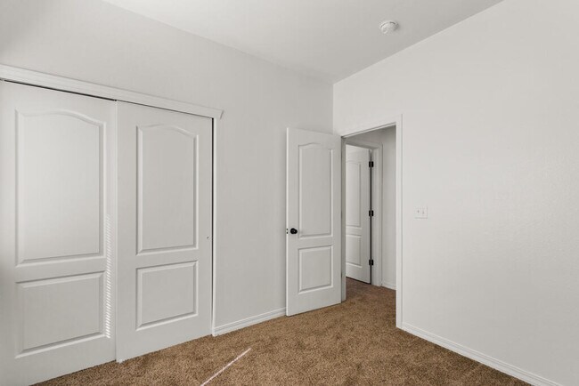 Building Photo - 14242 John Scagno