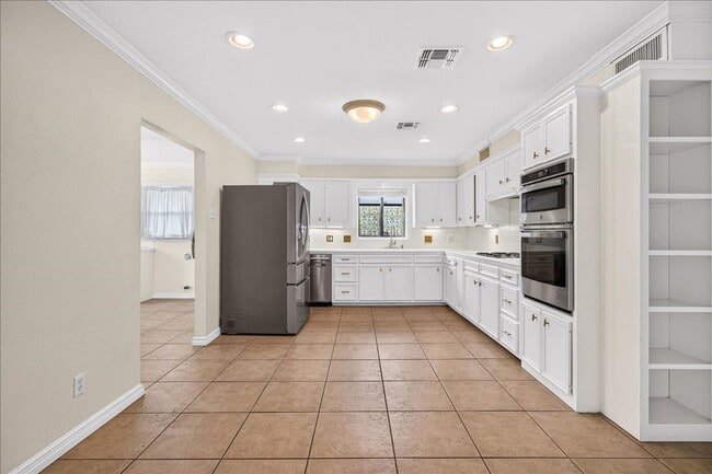 Building Photo - 609 Peerman Pl