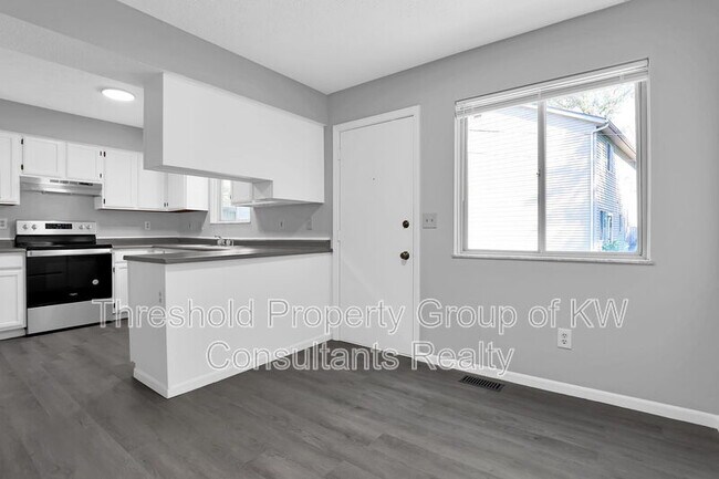 Building Photo - 2522-2524 Weyburn Road - 2524
