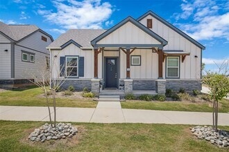 Building Photo - 5552 Lockhart Ln
