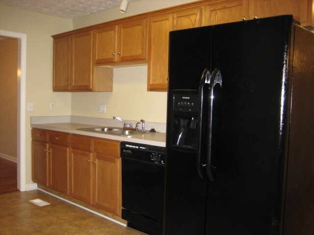 Building Photo - 804 Tunewood Ct