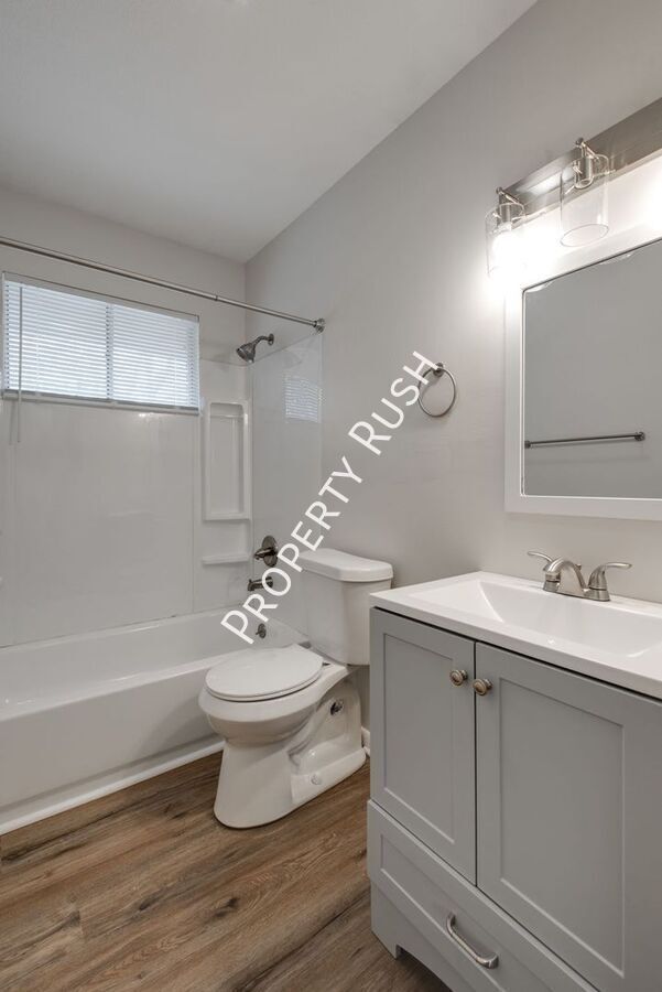 Building Photo - 4059 Arbor Place Ln. - Stylish 2 bed/1 bat...