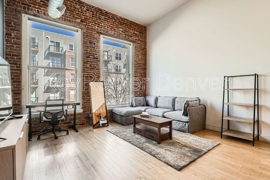 Building Photo - 2441 N Broadway