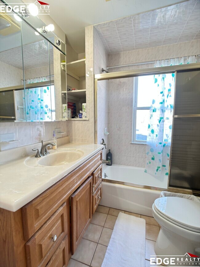 Building Photo - 287 Market St