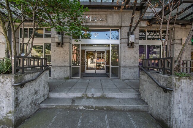 Building Photo - Matae Condominiums - Lower Queen Anne/Bell...
