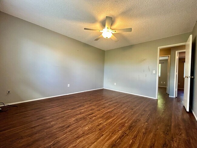Building Photo - FIRST MONTHS RENT FREE! Welcome to your new home!