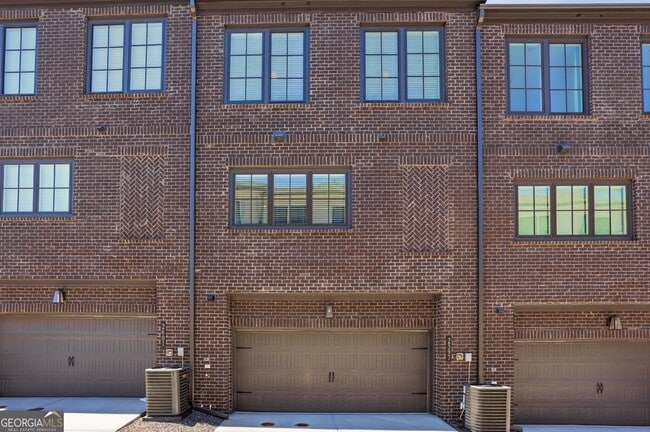 Building Photo - 2597 Mackintosh Ct
