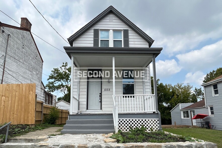 Primary Photo - 1233 Dewey Ave