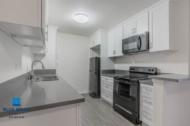 Building Photo - 8123 Langdon Ave