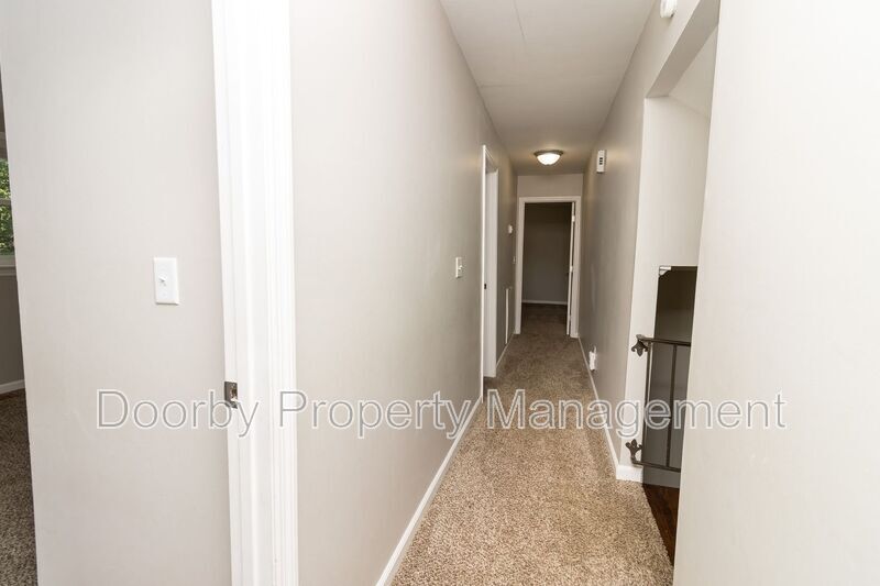 Building Photo - 1345 Cenora Ln